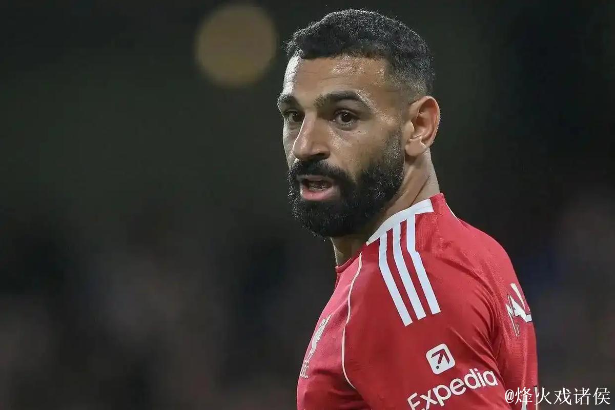 吉米凯斯建议斯洛特恢复优势体系,萨拉赫处于两难的境地 吉米凯斯建议斯洛特恢复优势体系,萨拉赫处于两难的境地