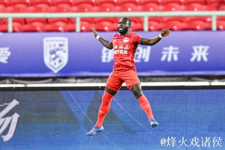 河南队2025：用汗水与血性，书写一段逆境重生传奇