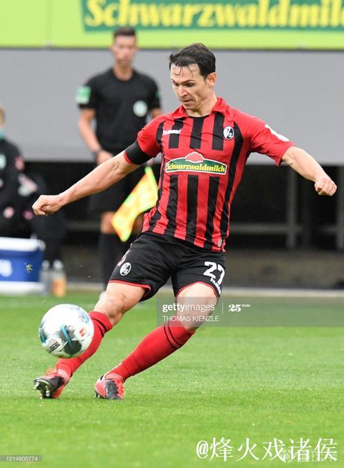 剑南春丨弗赖堡1-1十人多特，本塞拜尼破僵，霍